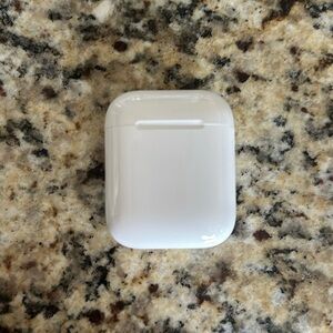 BRAND NEW APPLE CHARGING CASE FOR AIRPODS